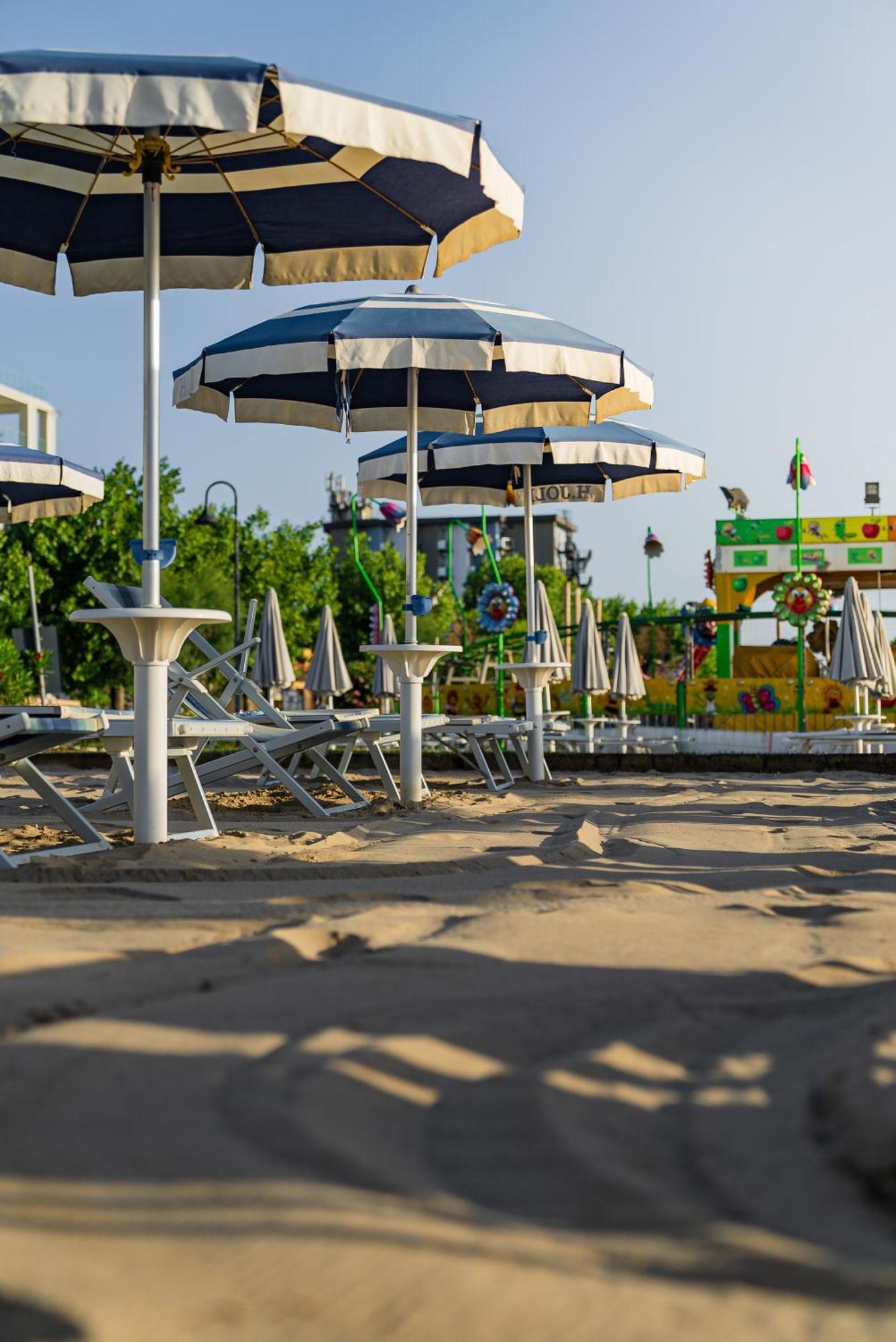 Hotel Joli Alba Adriatica Exterior foto